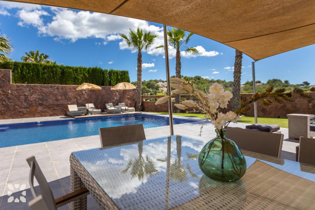 Villa Fernanda by Abahana Villas - 2