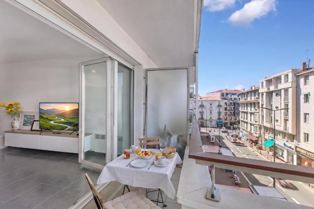 Le Plaza Antibes - Happy Rentals - 2
