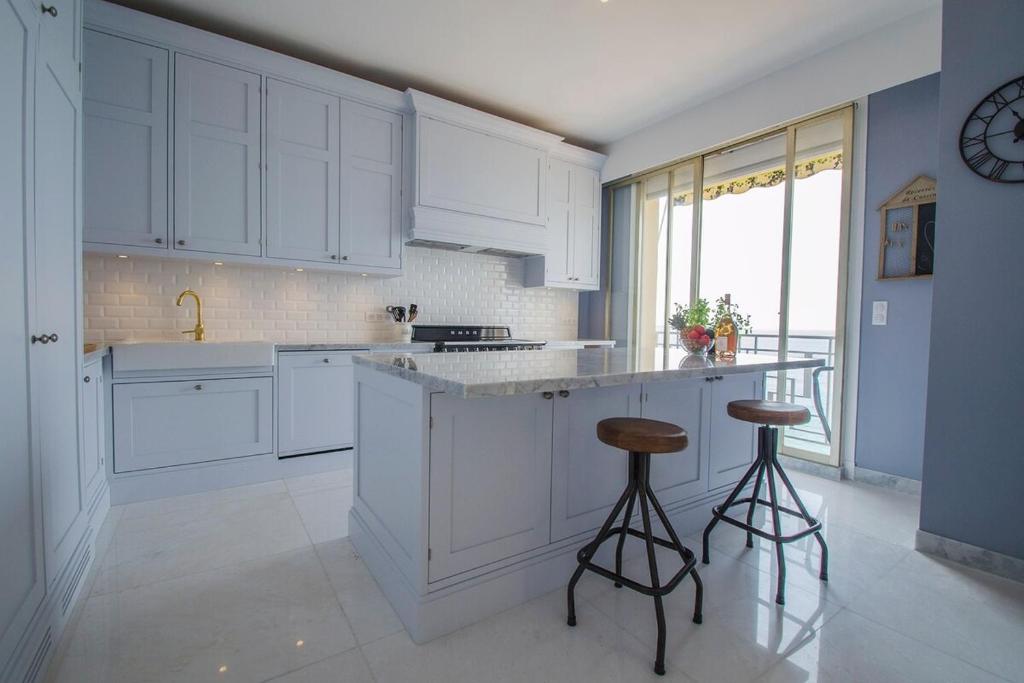 Penthouse apartment with roof terrace by the beach - 4