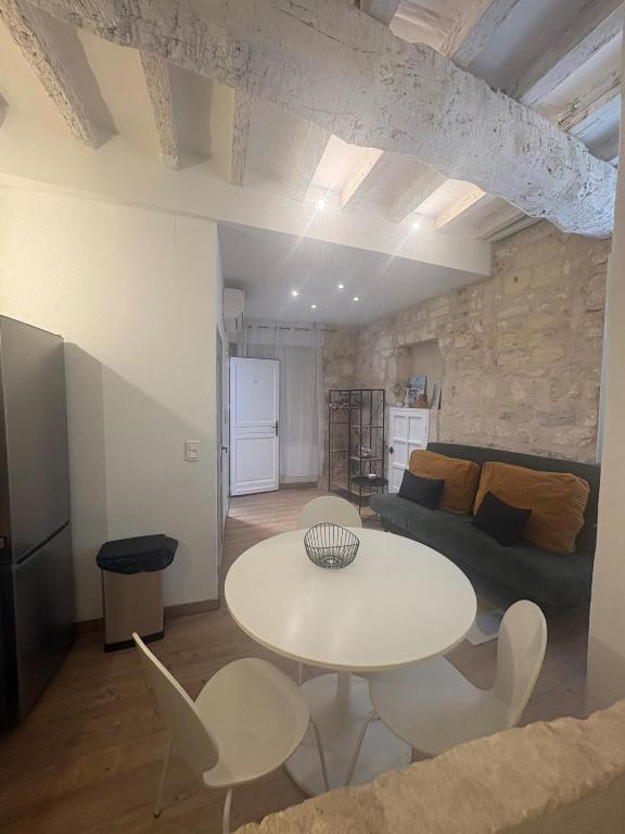 Chez Balthazar ground floor Center Arles - 2