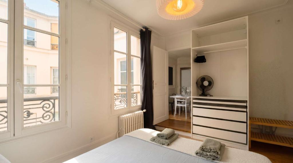 Bright Montparnasse apartment with balcony - 4