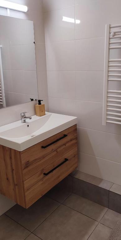 Particulier & Pro - 4 chambres - 8 pers - Jaude avec parking privée - 4