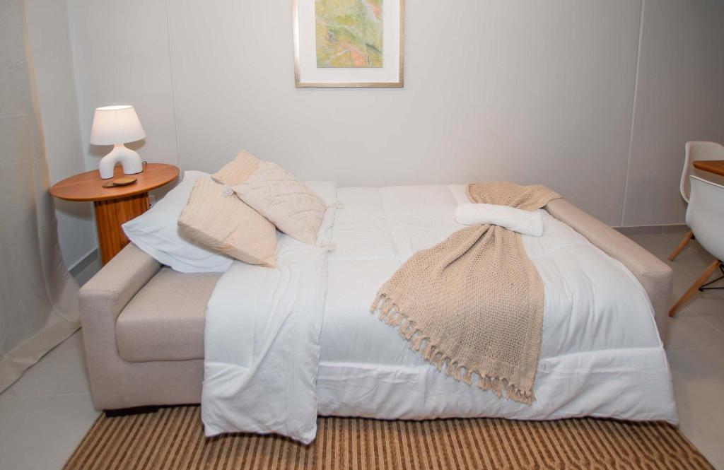 Furnished Two-Bedroom Near Restaurants and Cafes - 4