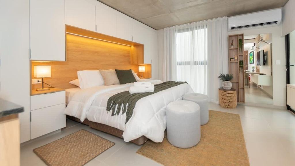 Trendy Studio near Malls with Pool Gym and BBQ - 1
