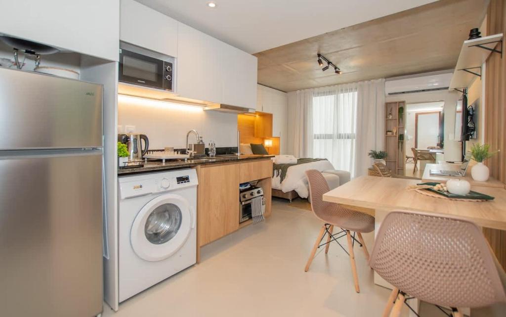 Trendy Studio near Malls with Pool Gym and BBQ - 2