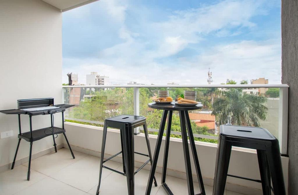 Charming Corporate Hub with Pool Gym & Workspace - 4