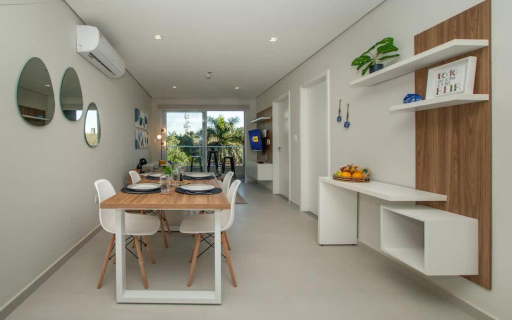 Business Stay with Fast Wi-Fi Pool and Workspace - 3