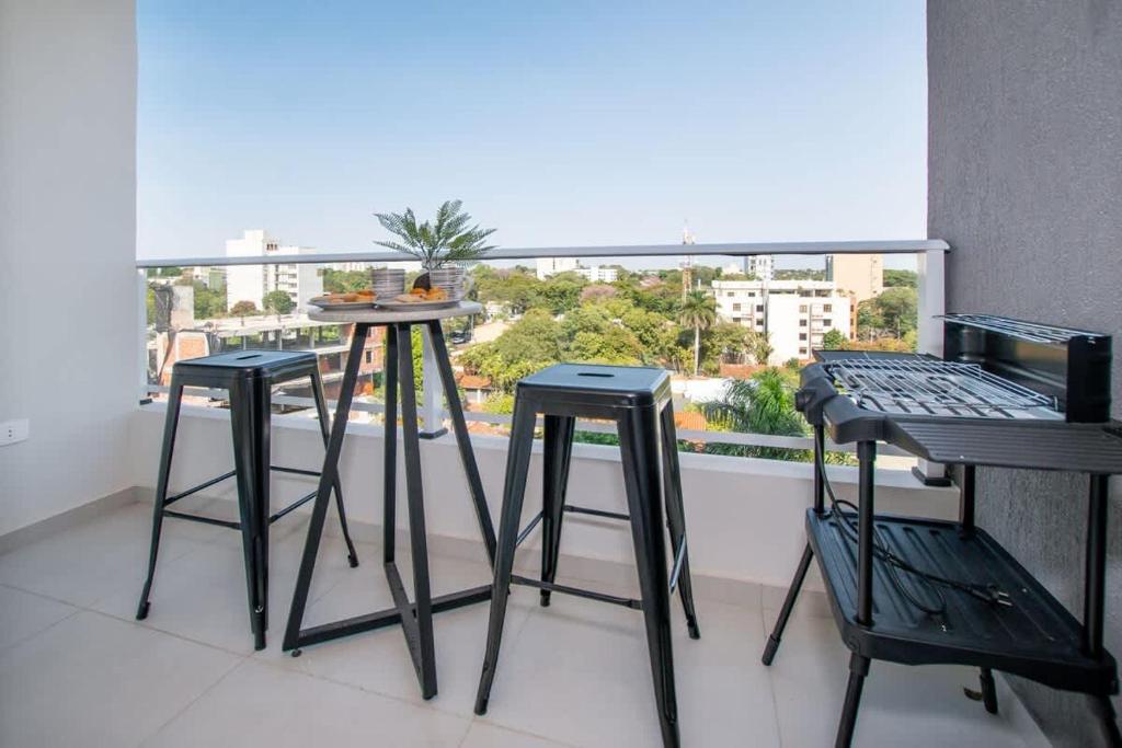 Urban Oasis with Pool BBQ and Nearby Shopping - 5