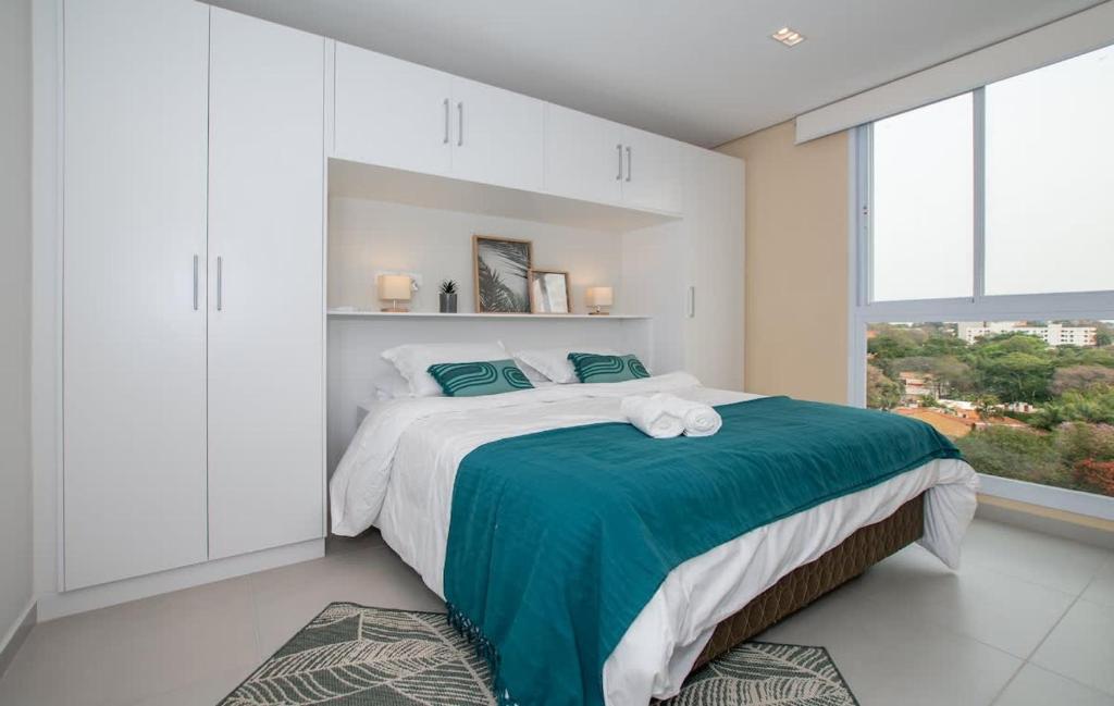 Executive One BR Near Malls with WiFi & Coworking - 1