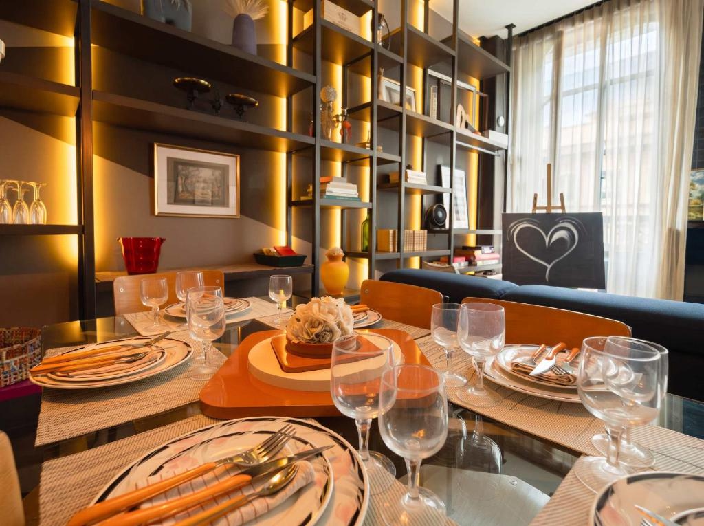 Luxury 2 Bedroom Design Flat in Heart of Marais - 3