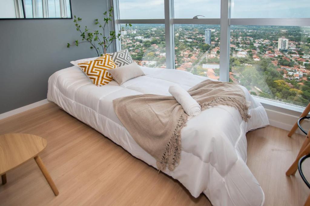 Luxury One BR with City Views Petra Tower Asuncion - 2