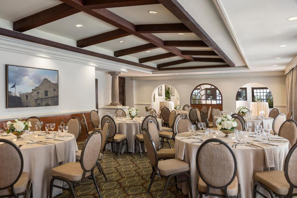 Banquet hall