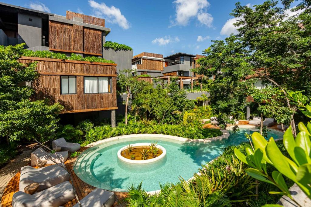 Modern 1BR Jungle View Retreat in Humana with Rooftop Pool - 1