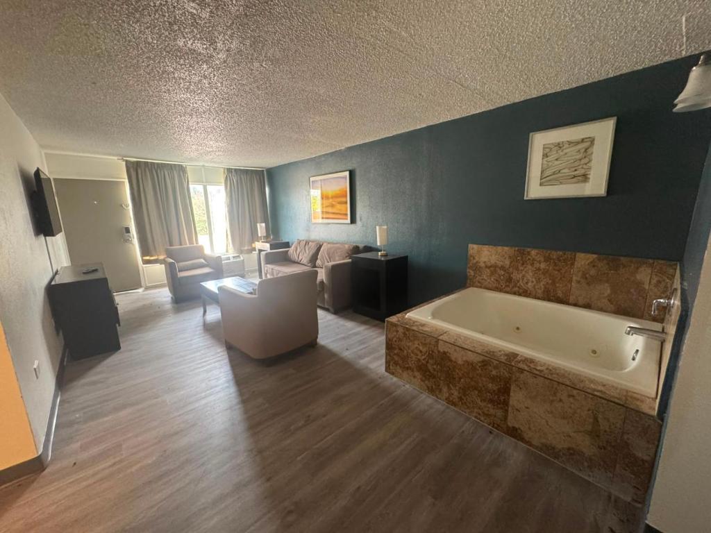 Express Inn & Suites Greensville TX