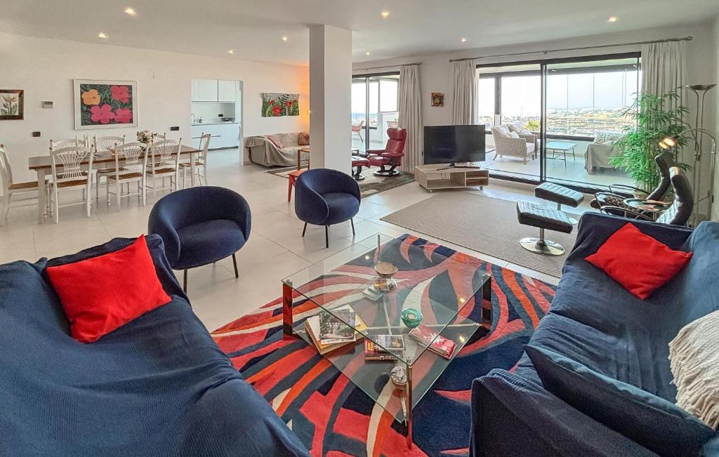 Amazing Apartment In Estepona With Swimming Pool - 4