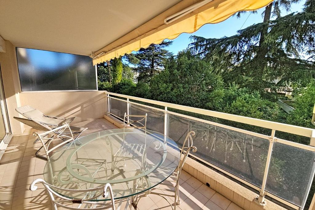 AGENCE HENRI CAMILLE -PASSY 1- beau 2 pièces avec piscine et parking - 2