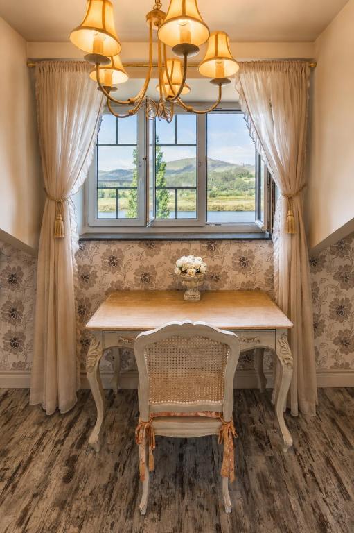 Facilities, Casona Naviega in Navia