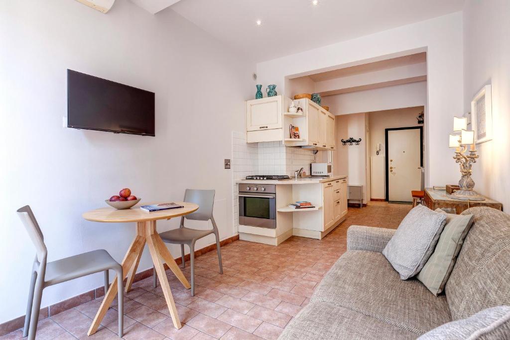 Romantic Hideaway 5 min Walk from Central Station - 1