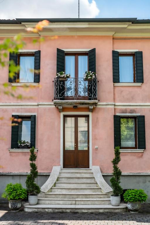 Villa Trevisi - ROOMS -free parking - 2
