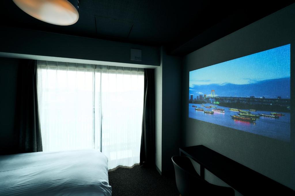 Rakuten STAY Kyoto Station Twin Room with ceiling projector