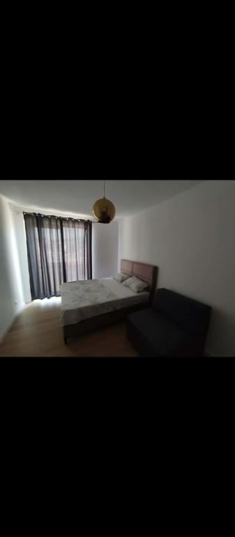 Ami Lux - 1