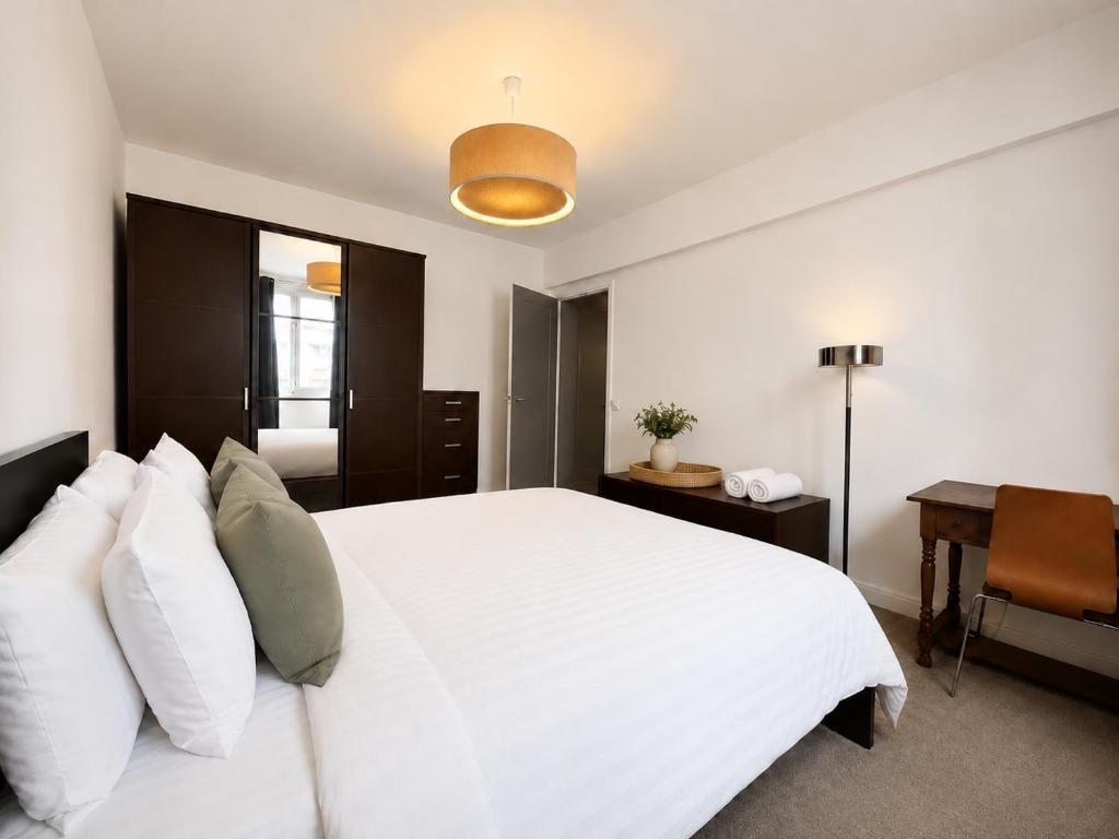 2 Bedroom Apartment Paris 7 near Eiffel Tower - 5
