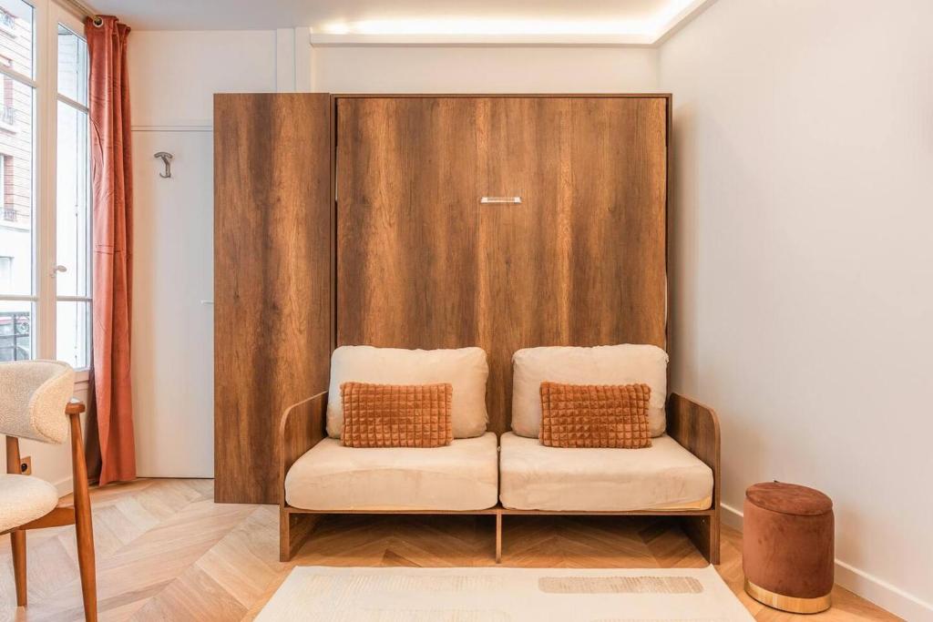 Stylish Studio with A/C for 3 Guests • Near Metro - 2