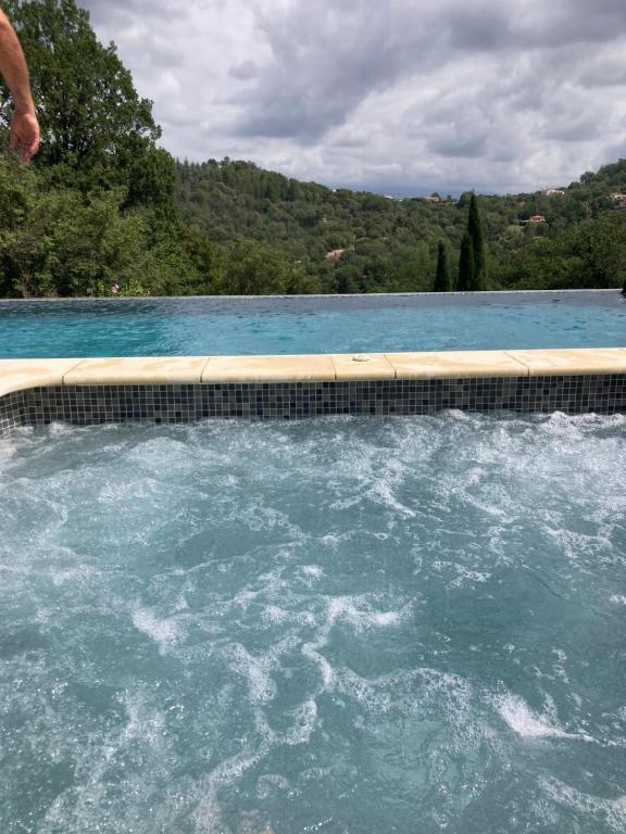 Bañera de hidromasaje