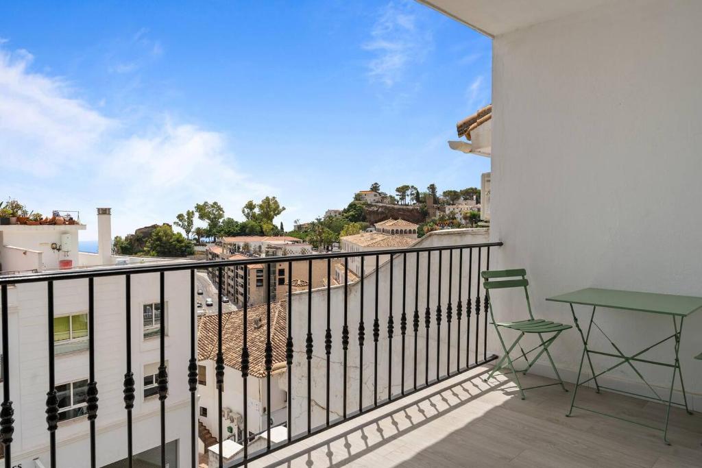 Suite 415 Modern living, two terraces & sea views - 3