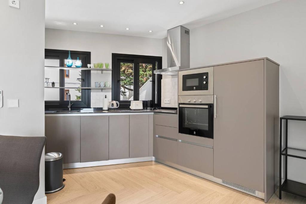 Suite 415 Modern living, two terraces & sea views - 5