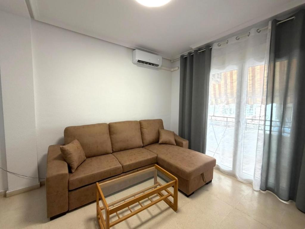 Blasco Ibañez apartment by Del Cura beach - 4