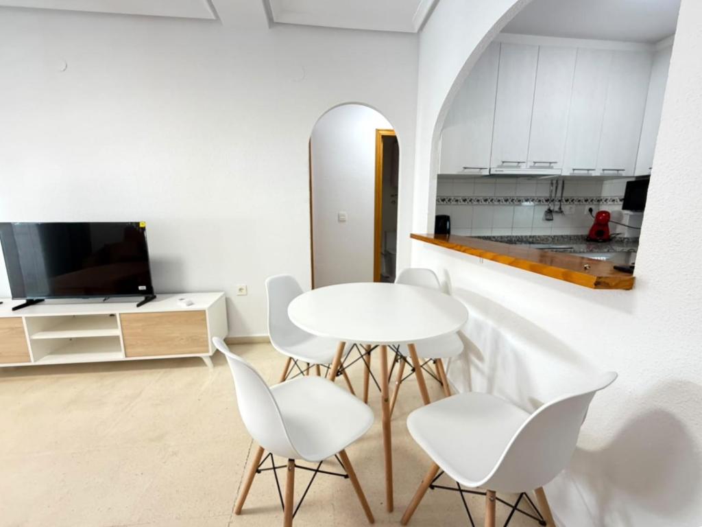 Blasco Ibañez apartment by Del Cura beach - 2