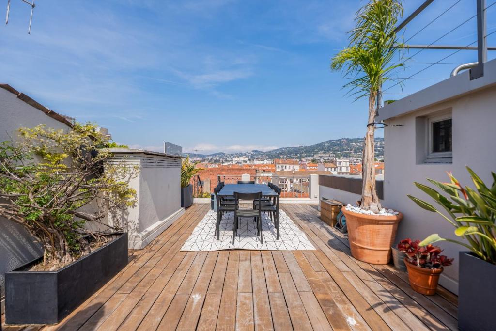 REF 905 - Cannes Centre - Penthouse à louer - 2