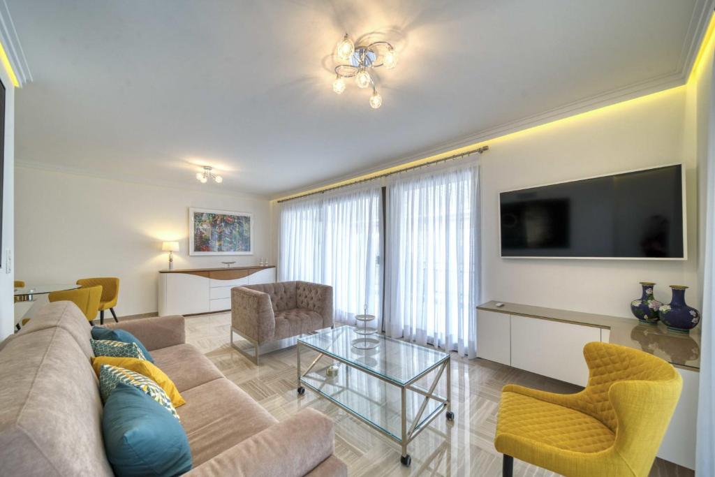 REF 1408 - Cannes Arrière Croisette - Appartement vue mer à louer - 2