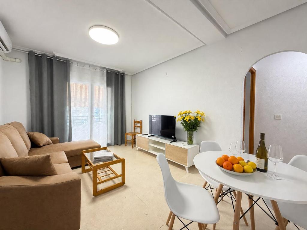 Blasco Ibañez apartment by Del Cura beach - 1