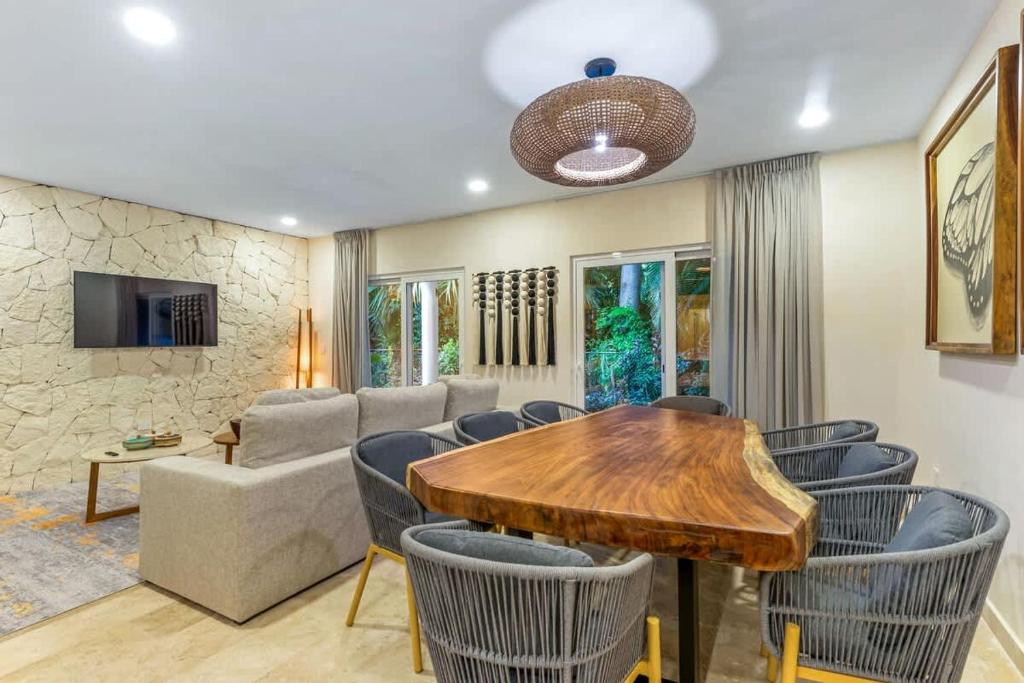 Beautiful 3BD House in Playacar - 3