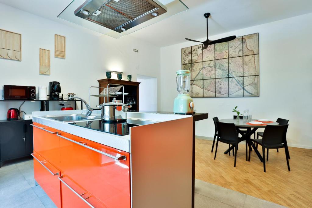 GuestHost - Bettina Home - 1