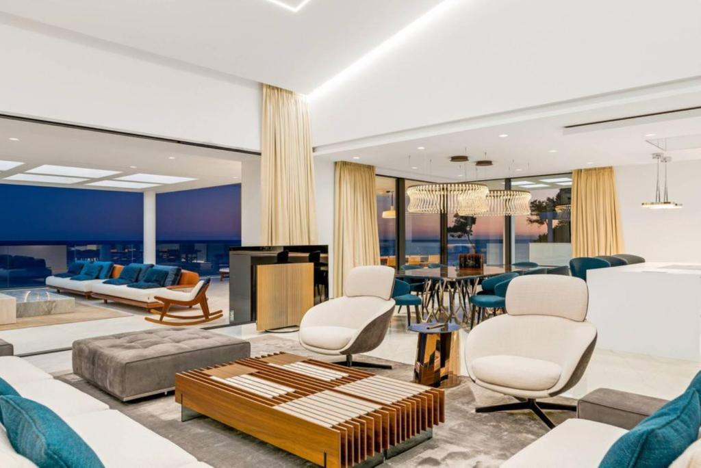 Figos Place in Benidorm - 4