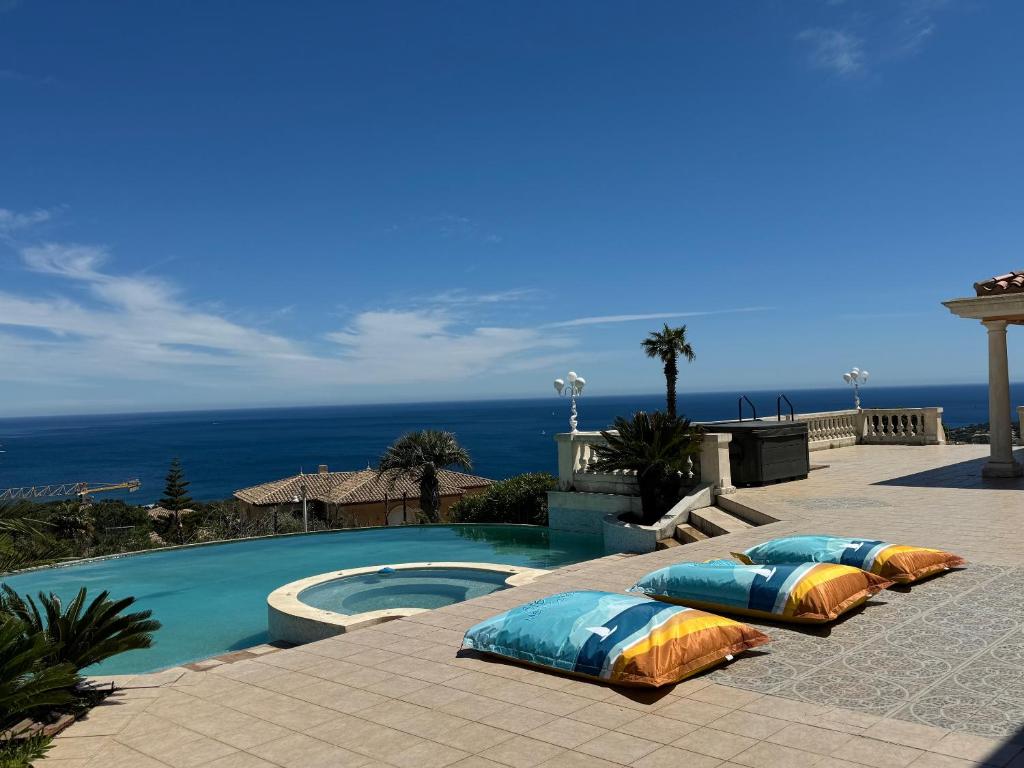 Villa de luxe entre Cannes et Saint-Tropez - 1