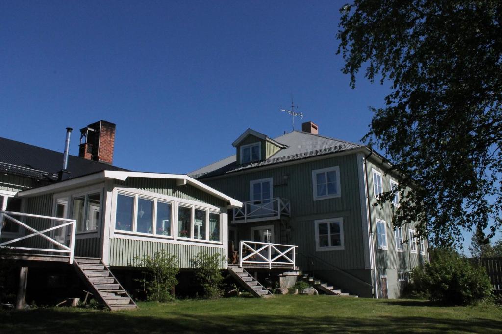 Jarjagarden Hostel — Hotel in Storseleby