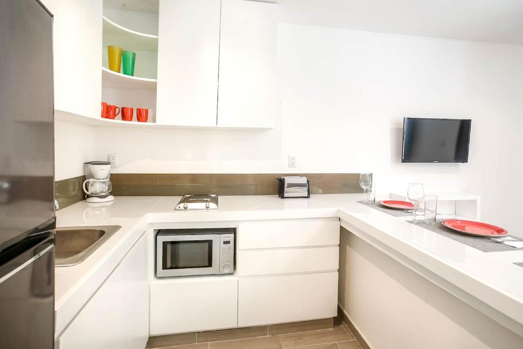 Valentina Suites by Las Flores Vacation Rentals - 3