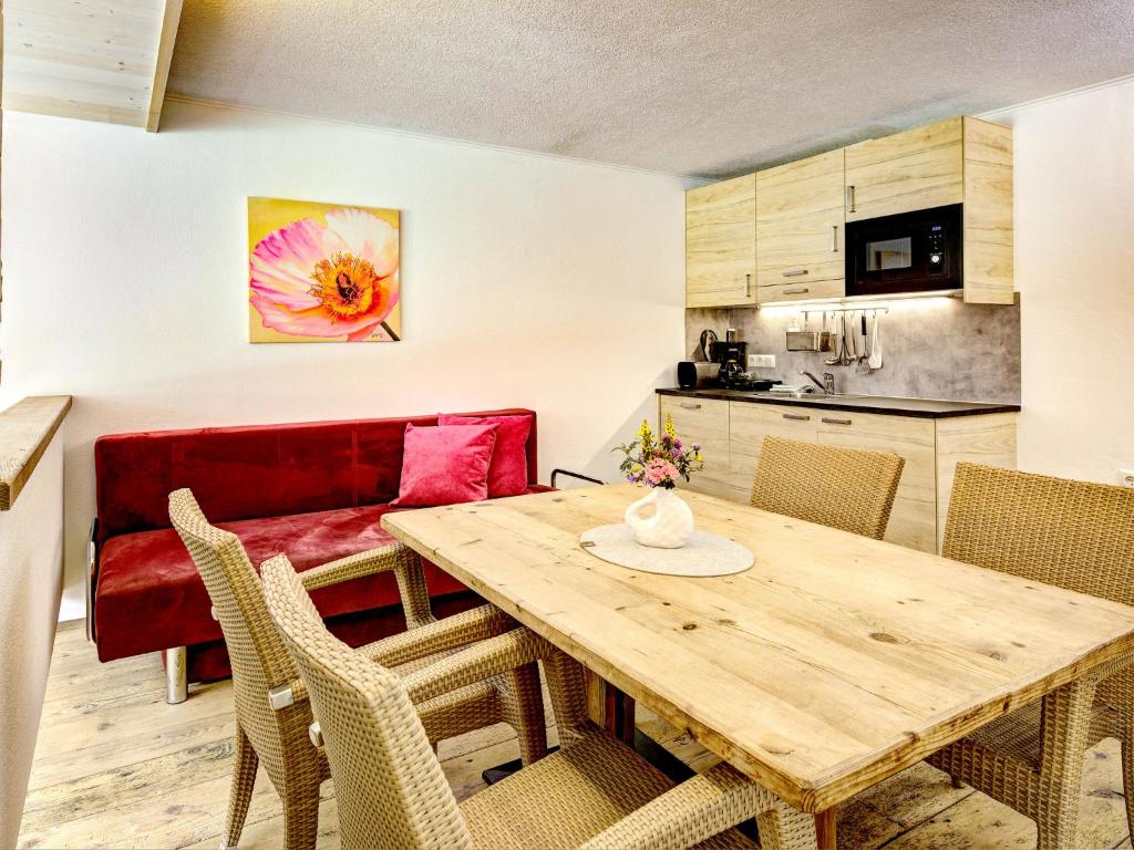 Apartment Edelweiss Suite 8 by Interhome - 2