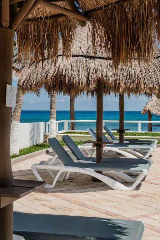 Condominium on the Beach in the Hotel Zone - 4