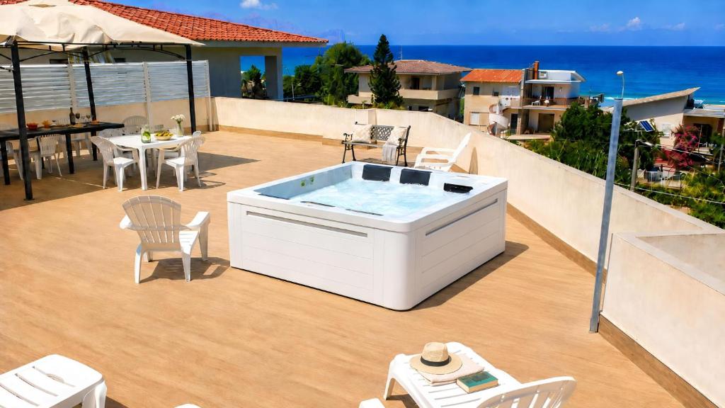 Marea Gold Suite Garden and Sky - 3
