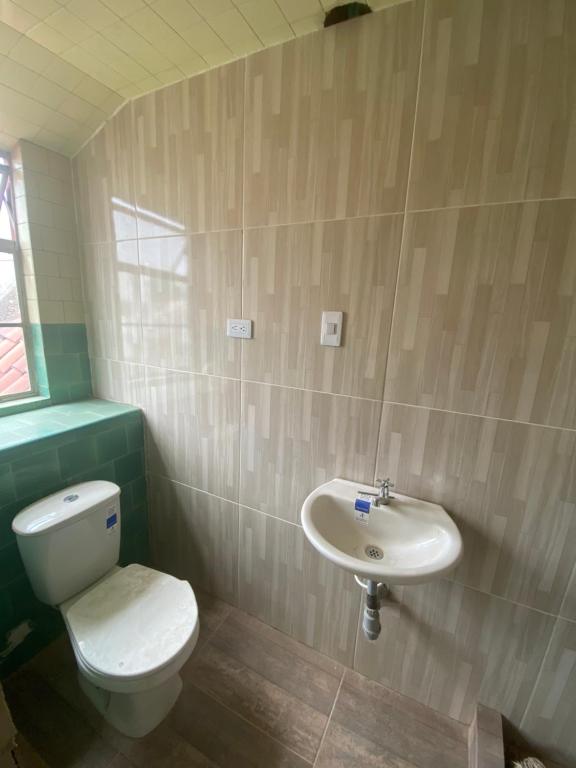 Hostal Parkway - 4