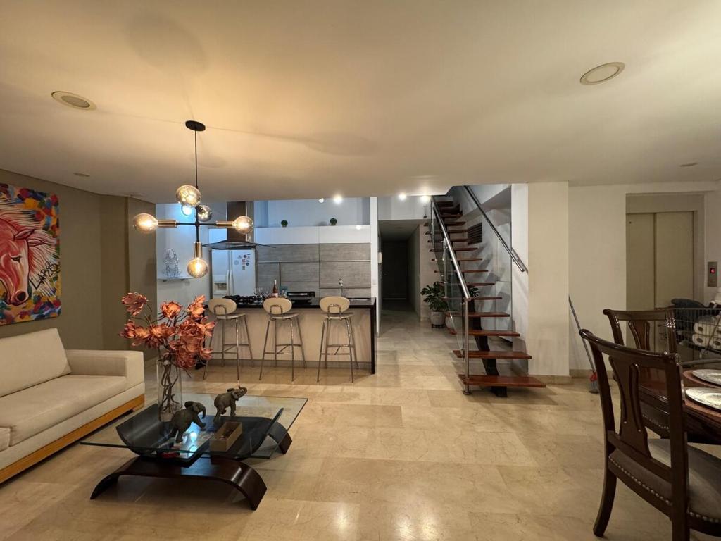 Penthouse in Medellín Jacuzzi Terrace and 360Degree View - 5