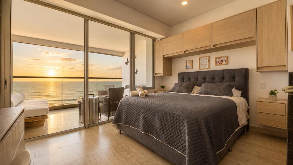 Sunset Oceanfront Studio - 2