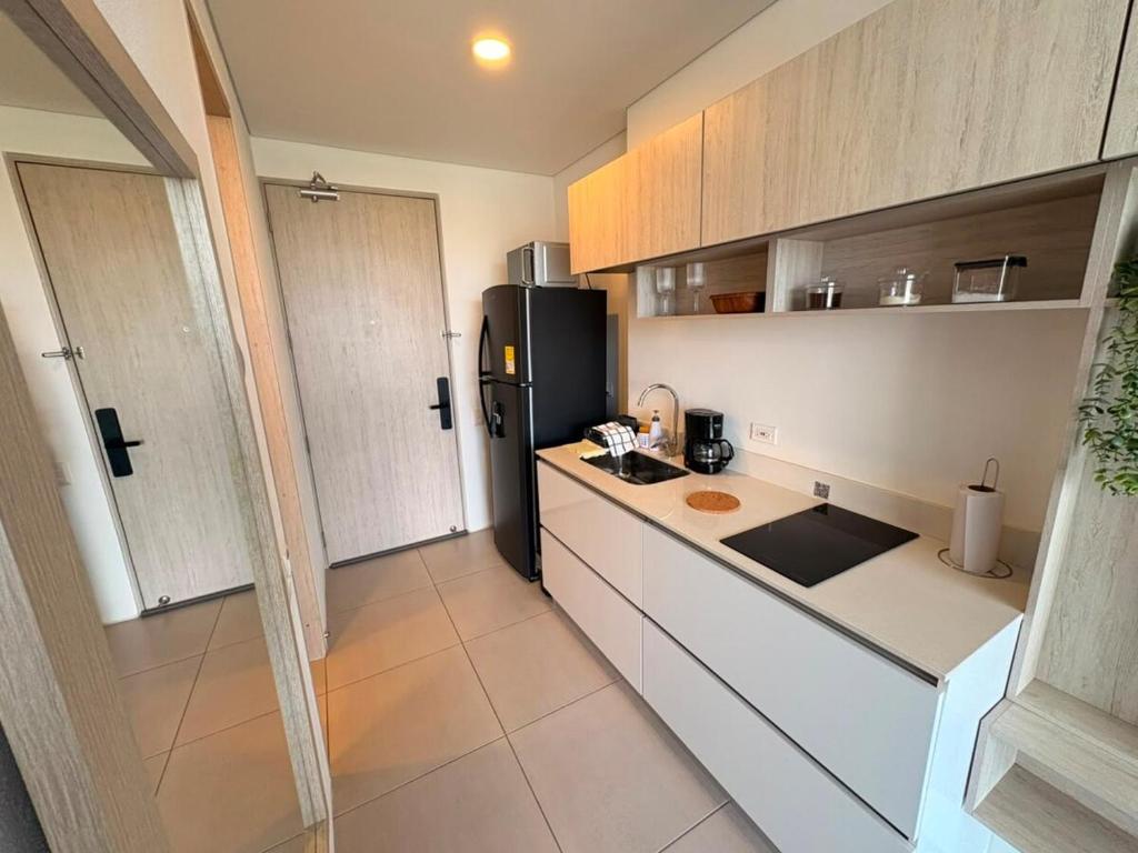 Suite con Jacuzzi y Vista Lateral al Mar - 3