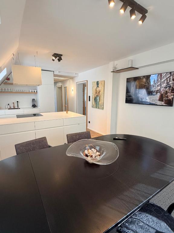 Große Wohnung in Zentrumsnähe 4 Schlafz Whg mit voll ausgestatteter Küche & Stellplatz - 5
