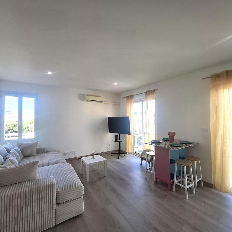 Golfe Juan Atypic Apartment Beaches - 2